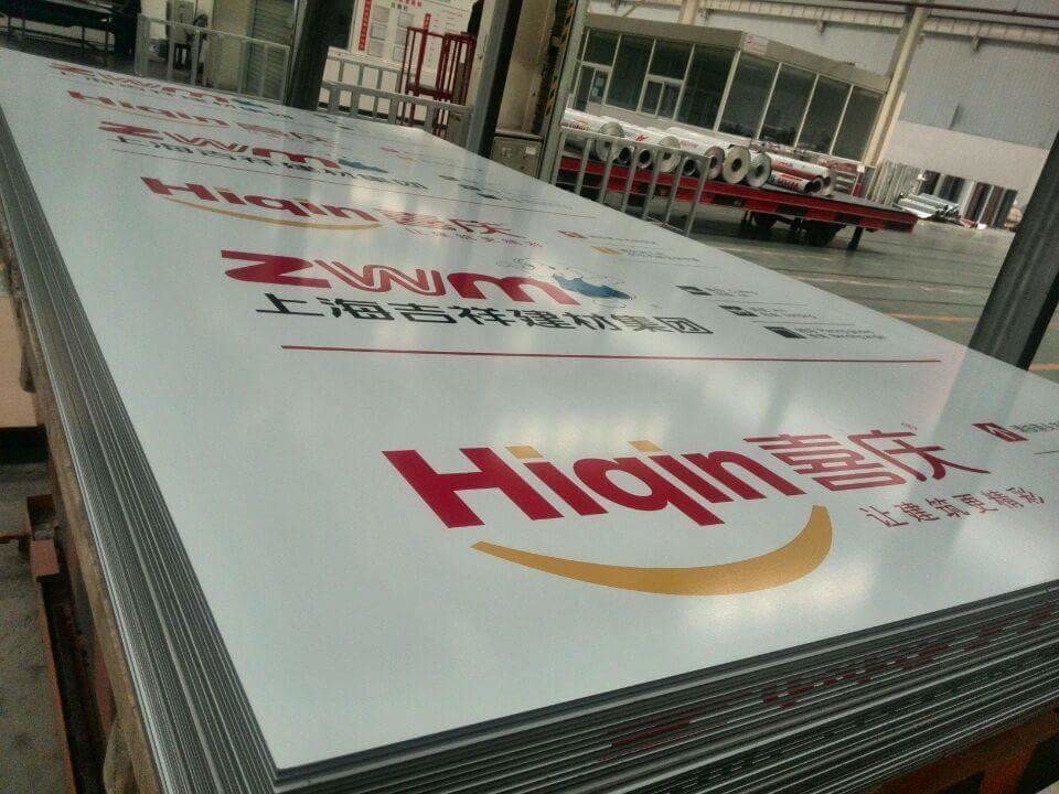 Προστατευτική ταινία από αλουμίνιο συνθετικό πάνελ με υψηλή λάμψη και πάχος περιστροφής 0,022 mm-0,050 mm